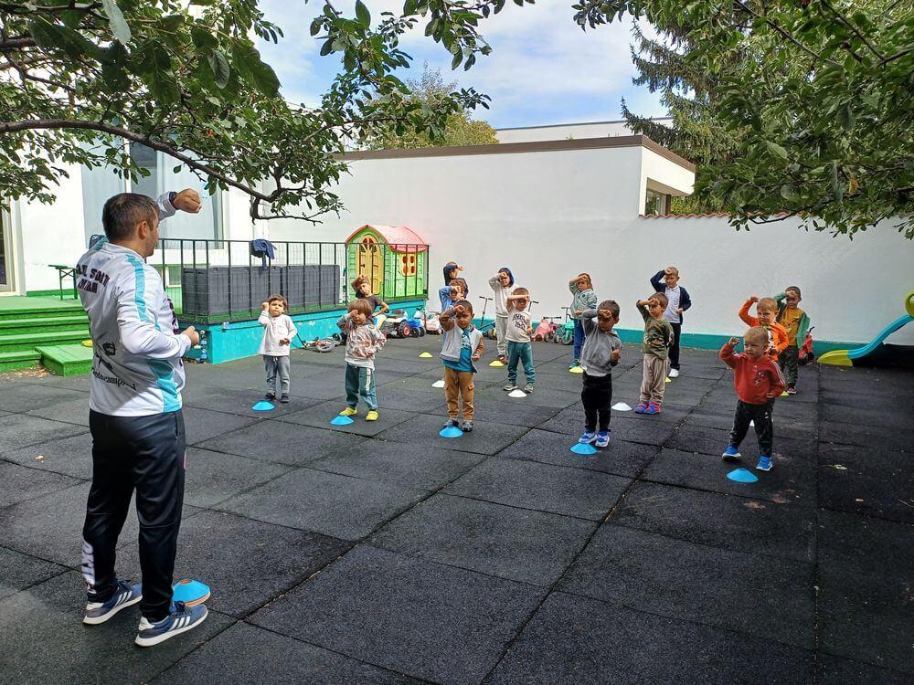 Opțional karate grădinița Arons, Str. Luminoasă Nr. 8, Sector 4, București
