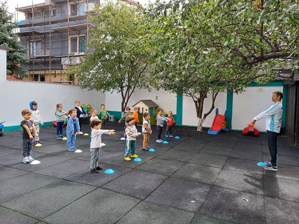 Opțional karate grădinița Arons, Str. Luminoasă Nr. 8, Sector 4, București