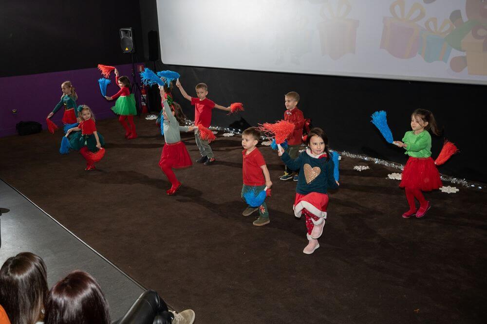 Opțional dans grădinița Arons, Str. Luminoasă Nr. 8, Sector 4, București 