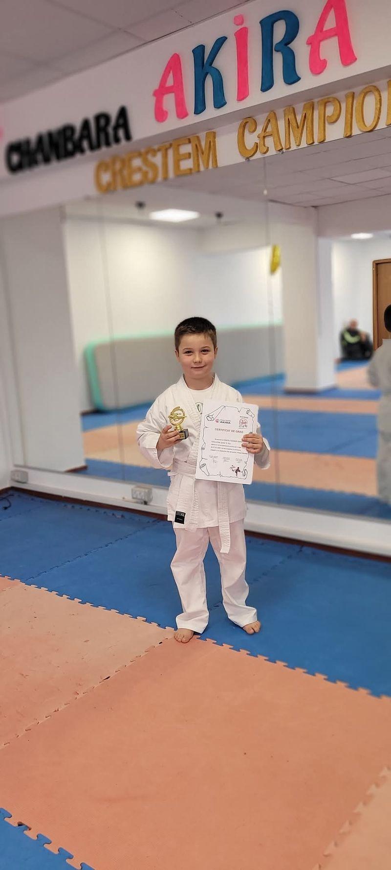 Opțional karate grădinița Arons, Str. Luminoasă Nr. 8, Sector 4, București